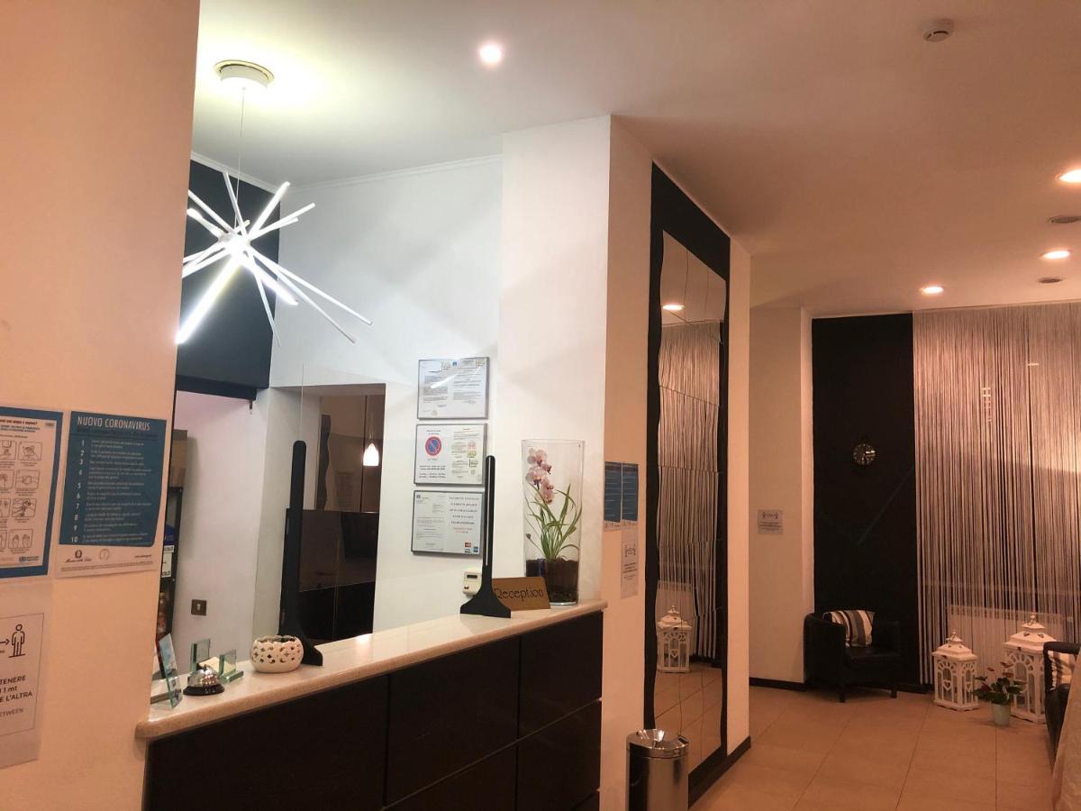 Hotel Paradiso Милано Екстериор снимка