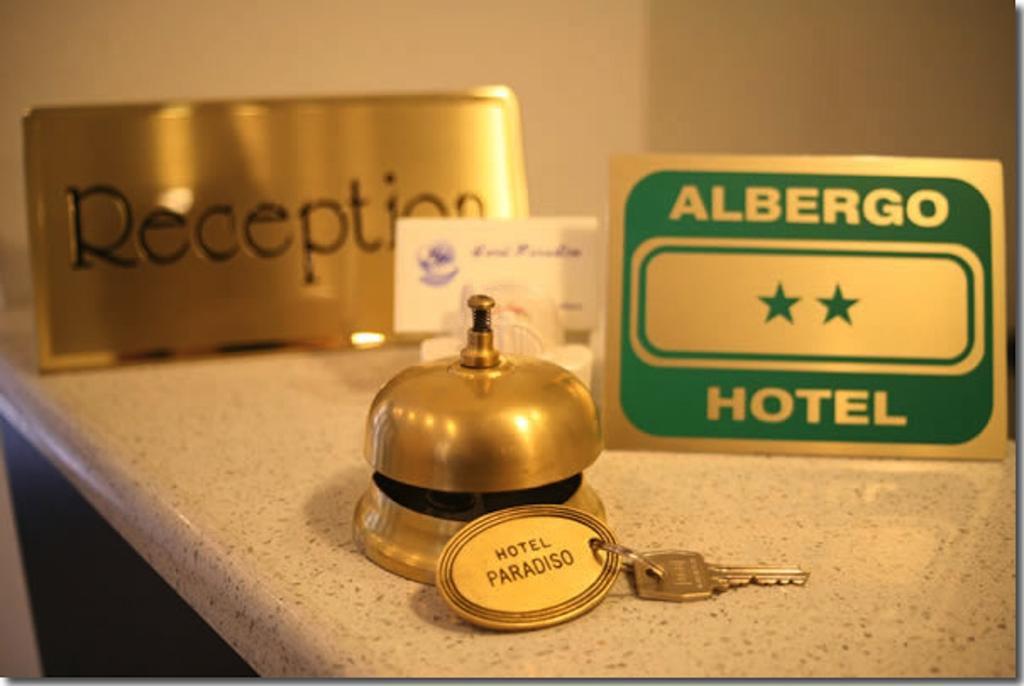 Hotel Paradiso Милано Екстериор снимка